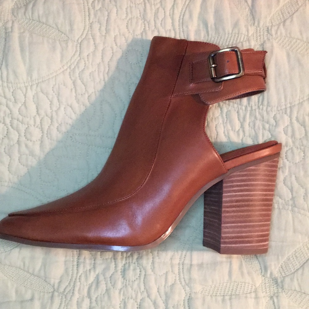 Shoes - Picture 4 of 4